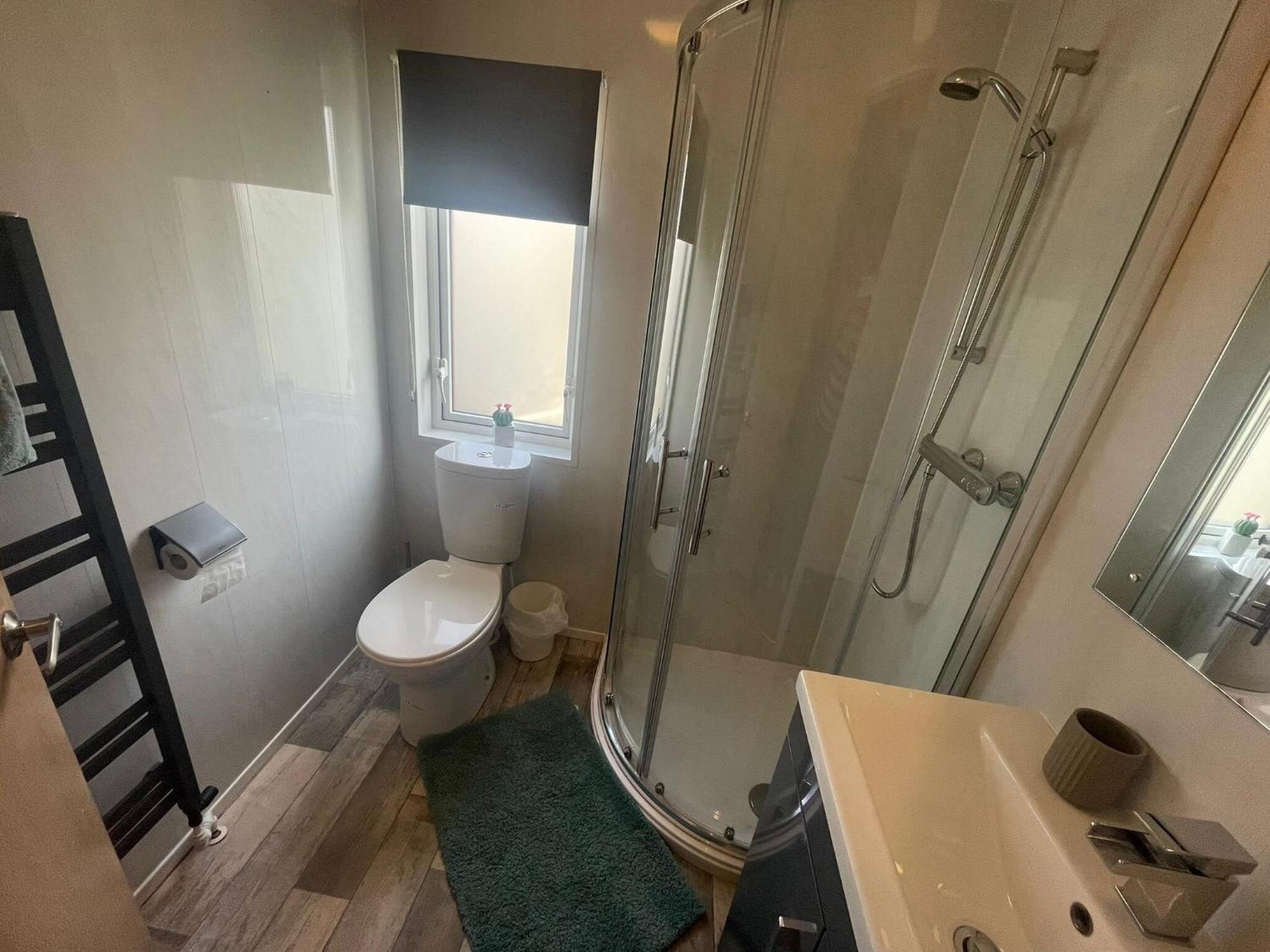 Luxury Lakeside Lodge L1 With Hot Tub Situated At Tattershall Lakes Country Park 외부 사진